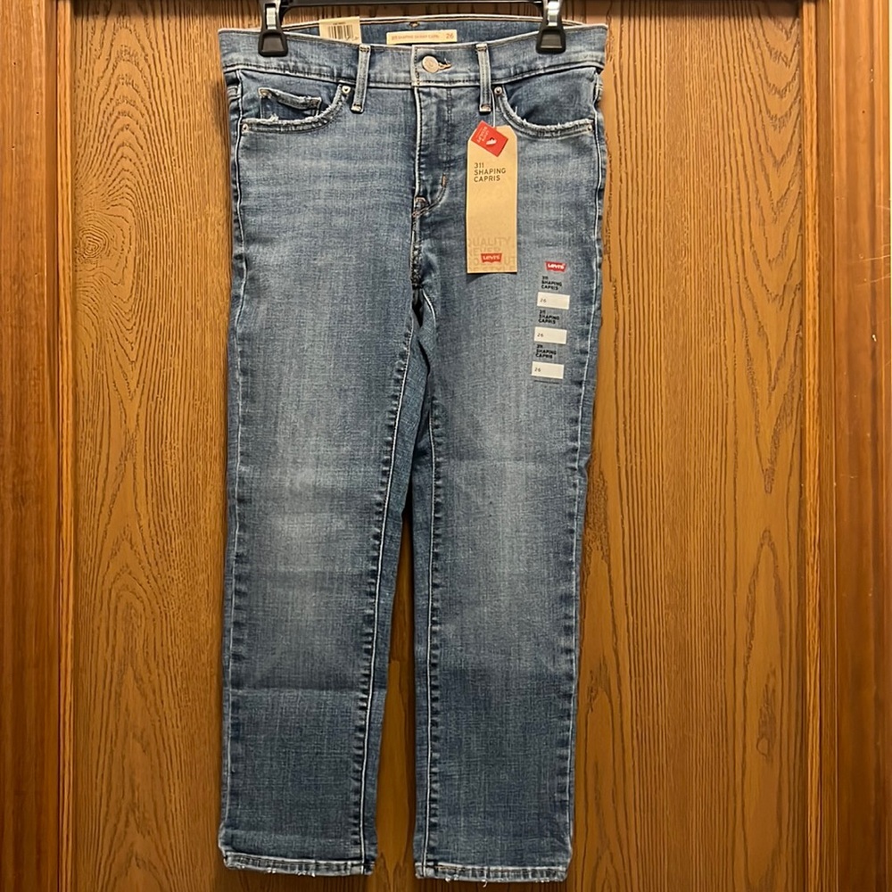 Levi’s 311 Shaping Capri